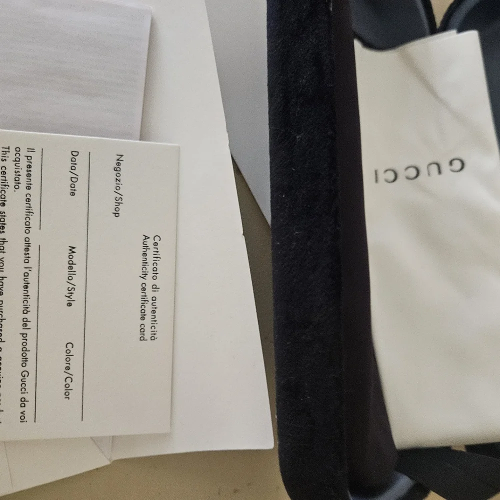 Gucci Sunglasses Case - Picture 5 of 5